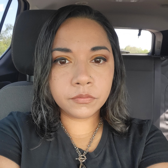 Meet your Posher, Ruby - Picture 3 of 3